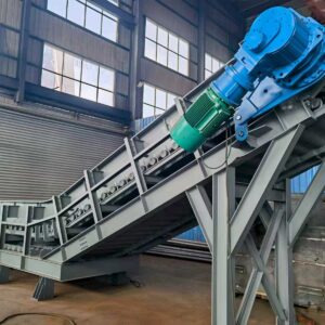 Sunlike manufactures Apron Feeder for cement applications, supporting project requirements across conveyors.