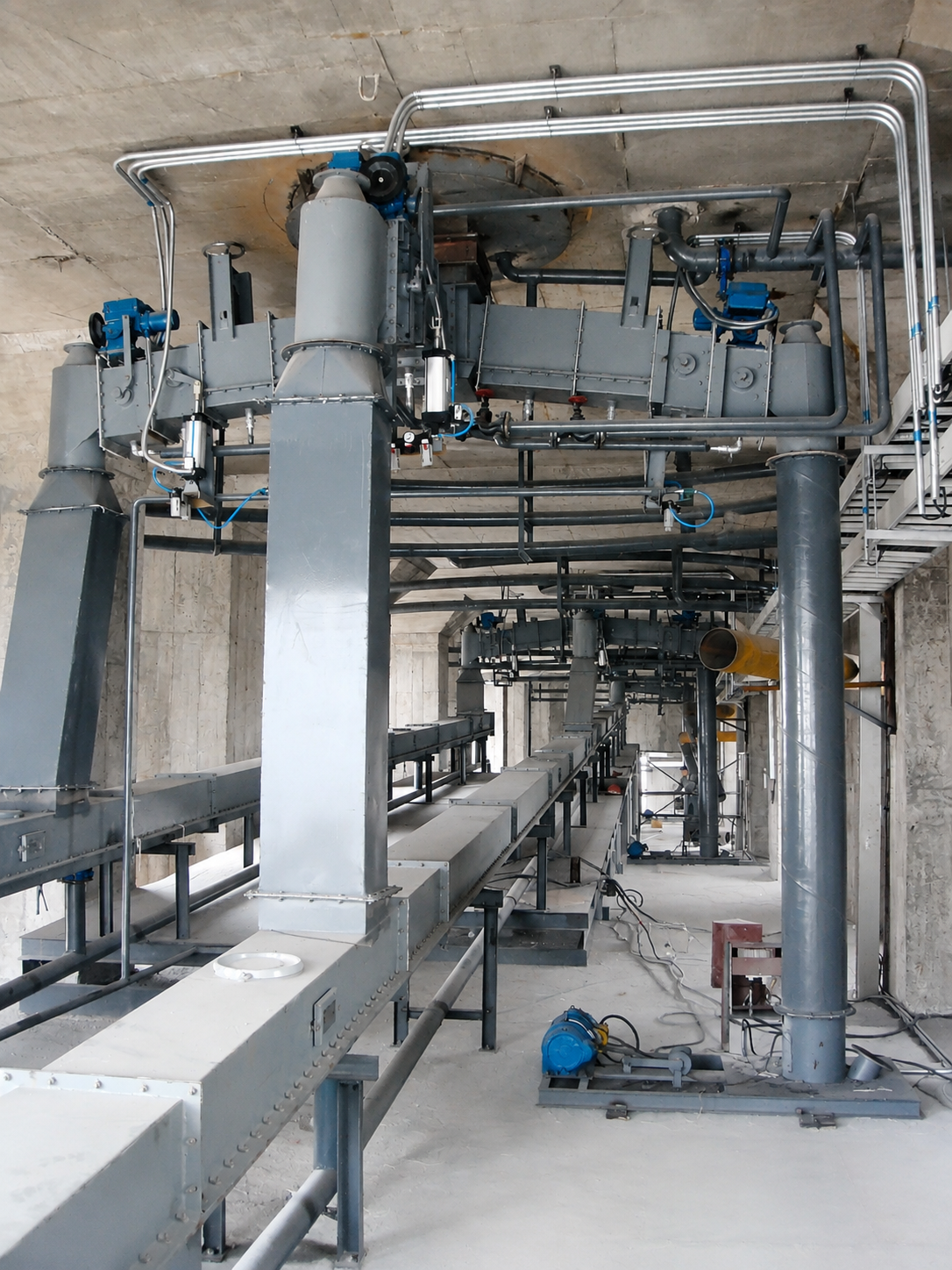 Sunlike manufactures Silo Bottom Discharge System for cement applications, supporting project requirements across homogenization silo system.